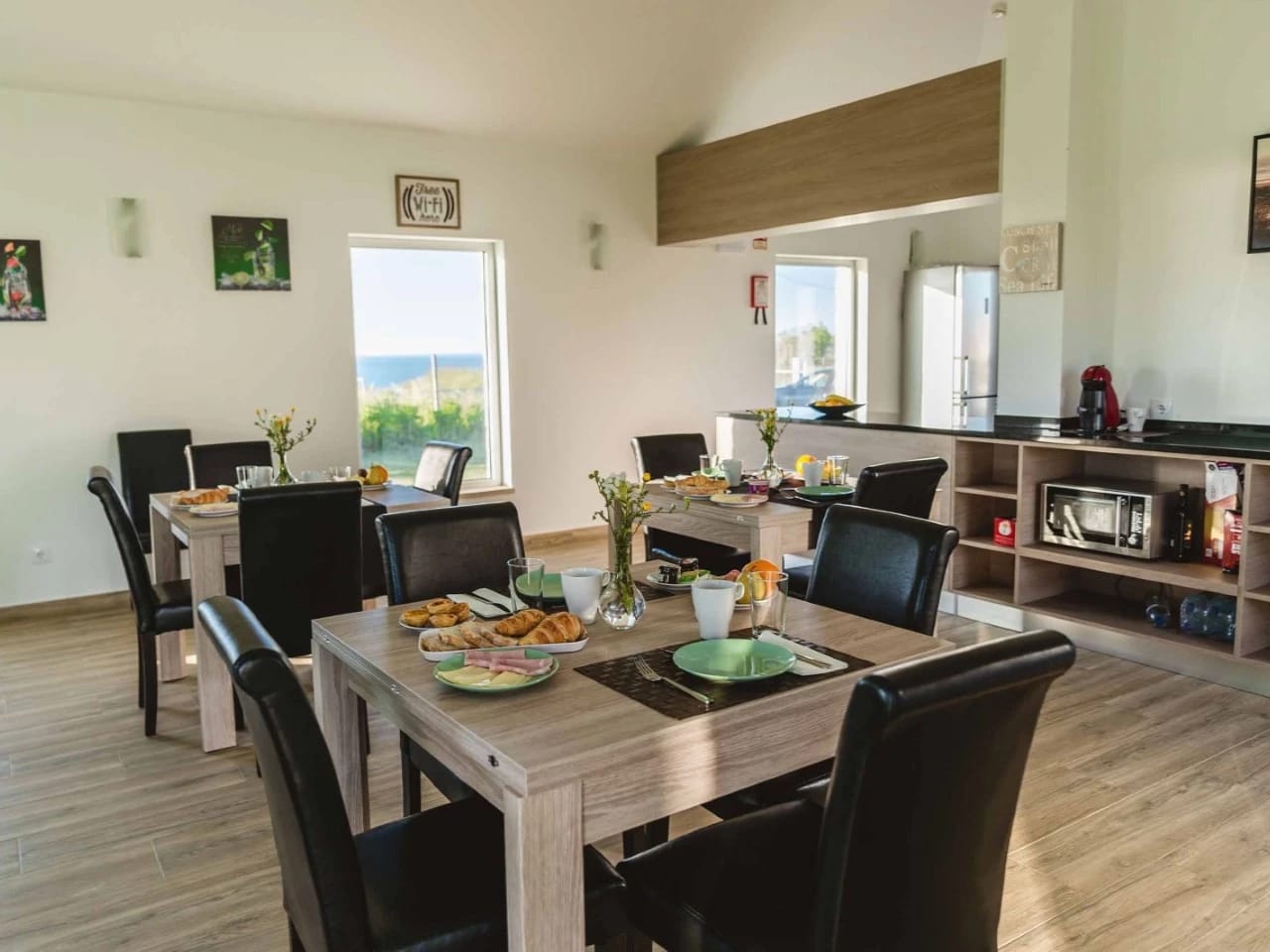 Breakfast seating area